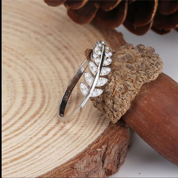 New Women’s 925 Silver Adjustable Olive Diamond Ring - Picture 4 of 6